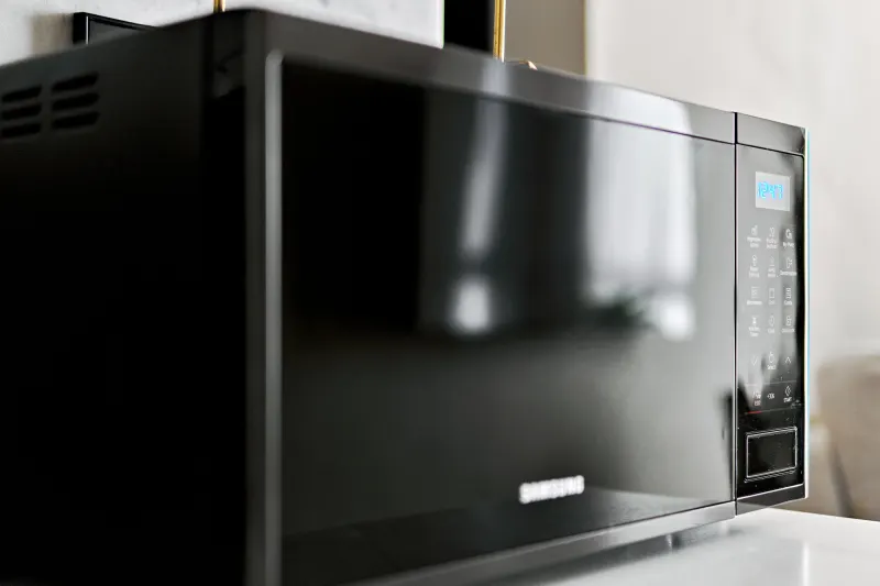 Apartamento 202 – Microondas
